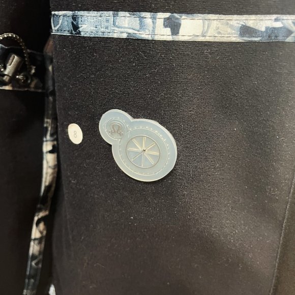 Lululemon Long Softshell Hoodied Jacket (8/M) - Picture 8 of 13